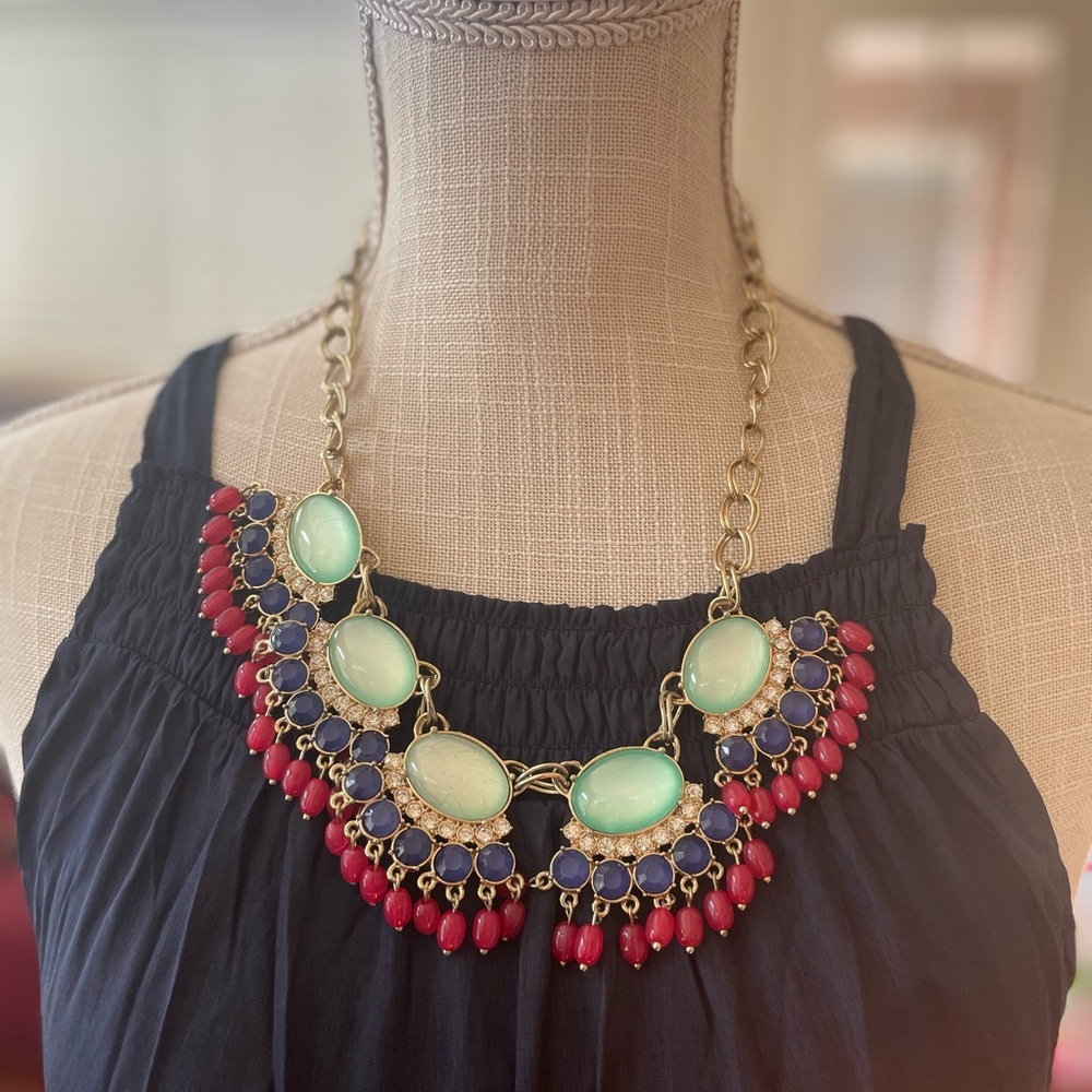VGC Vintage AVON “Cleopatra” vibes Statement Necklace. Faux Cabochons/Diamonds.